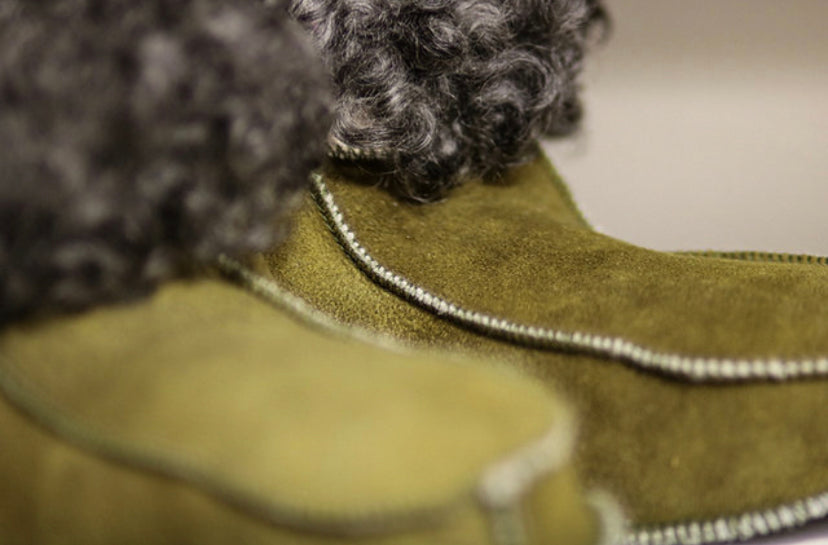 Slippers with Gotland curls