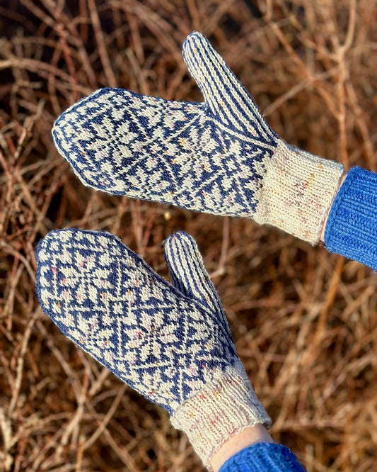 Gilitrutt - Signature kit #6 - Nora mittens