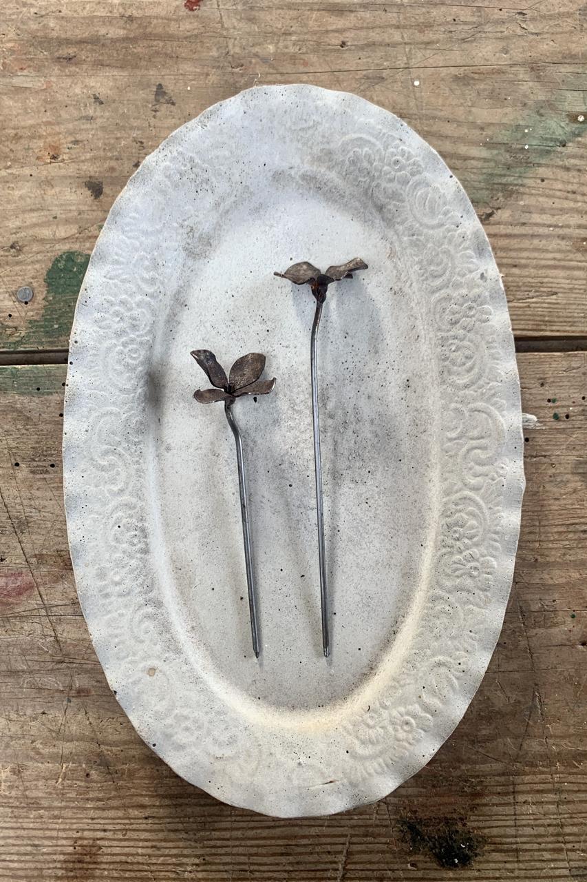 Metal flower for your cardigan
